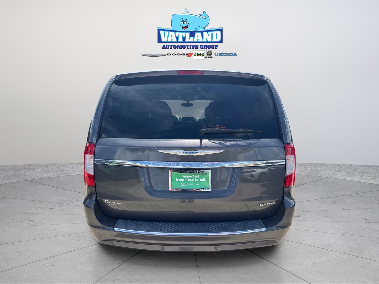 Certified 2016 Chrysler Town & Country Limited FWD image 42