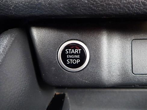 Used 2022 Nissan Rogue SV image 23