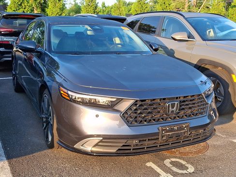 Used 2025 Honda Accord Touring image 5