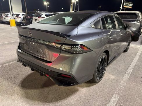 Used 2026 Nissan Sentra SR w/ Floor Mat Package FWD image 4
