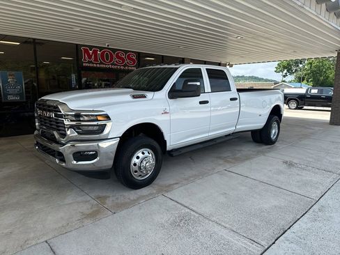 Used 2026 RAM 3500 Tradesman AWD/4WD image 1