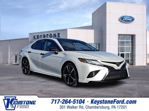 Used 2019 Toyota Camry XSE image 1