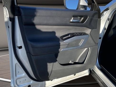 Certified 2025 Nissan Pathfinder SL image 21