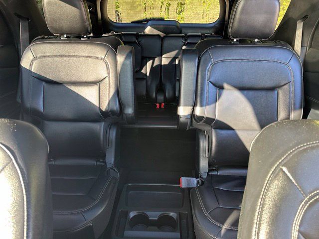 Used 2020 Ford Explorer XLT w/ Equipment Group 202A AWD/4WD image 36