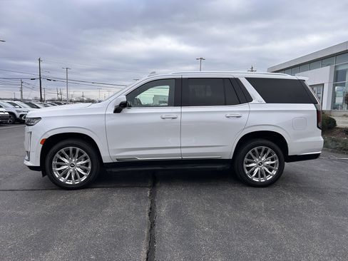 Used 2021 Cadillac Escalade Premium Luxury image 4