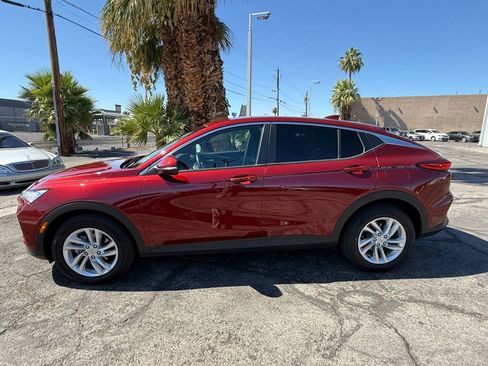 Used 2024 Buick Envista Preferred w/ Convenience I Package image 2