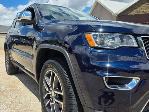 Used 2018 Jeep Grand Cherokee Limited AWD/4WD image 28