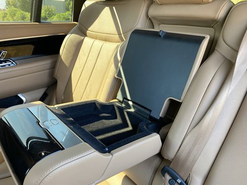 Used 2023 Land Rover Range Rover Long Wheelbase SE image 41