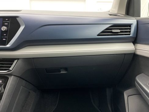 Used 2024 Volkswagen Taos SE image 41