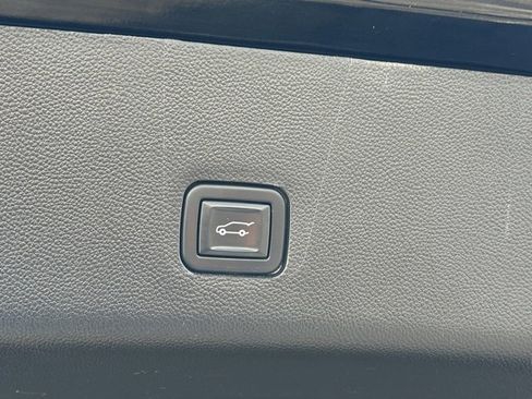 Used 2021 Chevrolet Traverse High Country w/ LPO, Floor Liner Package image 20