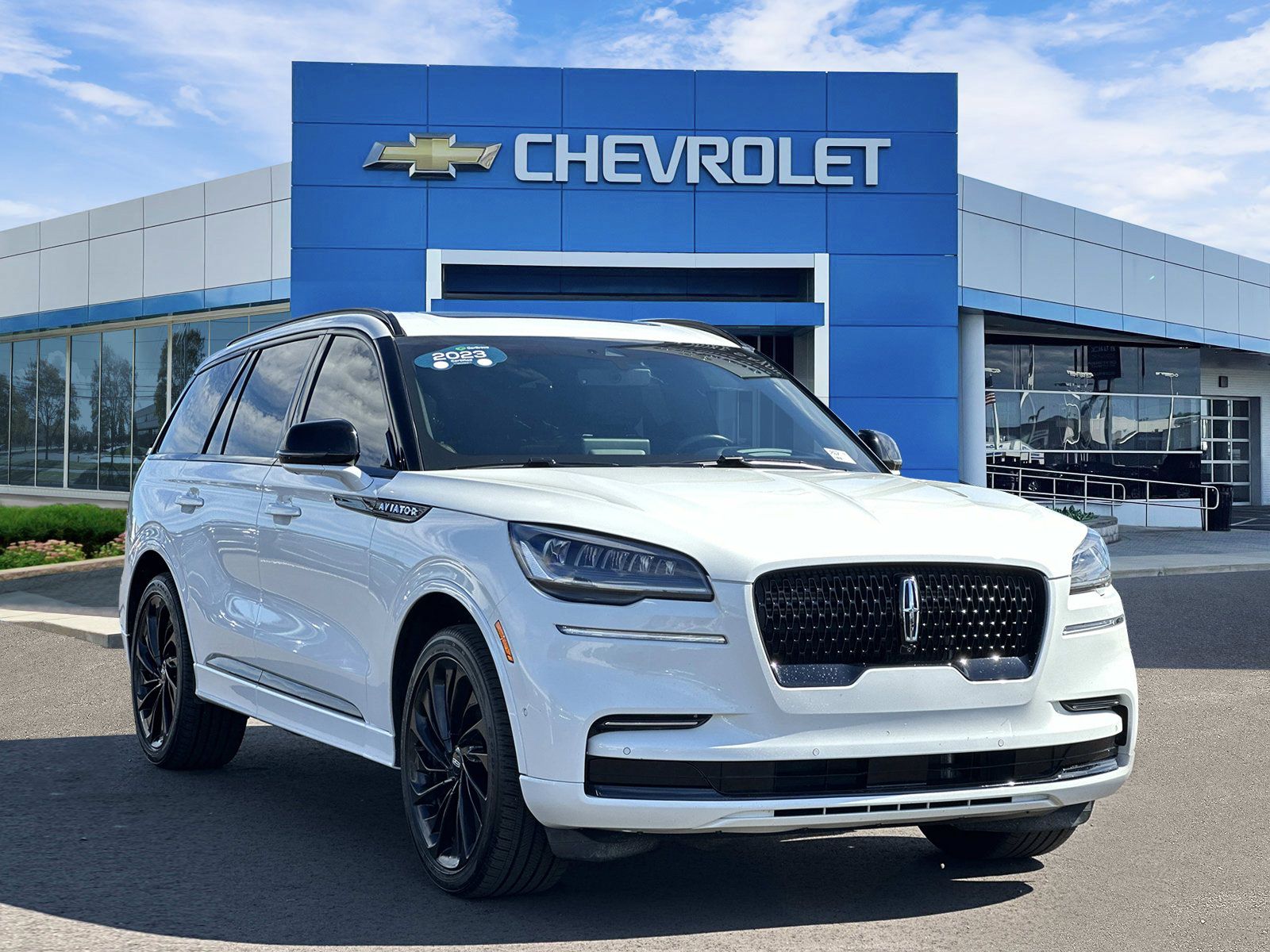 Used 2023 Lincoln Aviator Reserve w/ Equipment Group 201A AWD/4WD image 1