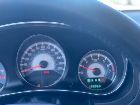 Used 2011 Chrysler 200 Limited FWD image 14