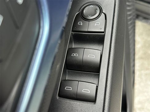 New 2026 Chevrolet Equinox EV LT image 21