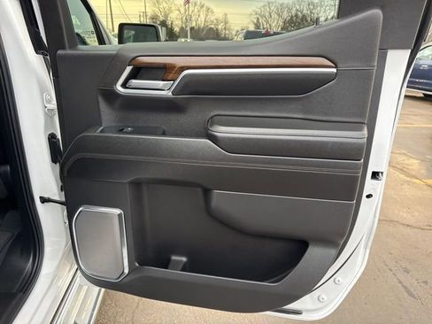 Used 2024 Chevrolet Silverado 1500 High Country AWD/4WD image 22
