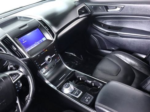 Used 2020 Ford Edge Titanium w/ Equipment Group 301A AWD/4WD image 40