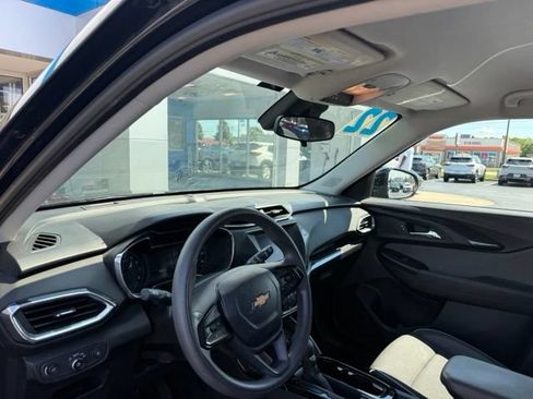 Used 2022 Chevrolet TrailBlazer LT FWD image 7