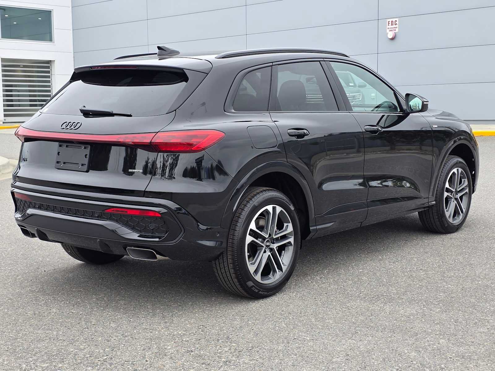 New 2026 Audi Q5 2.0T AWD/4WD image 3