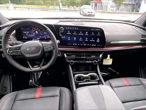 Used 2025 Chevrolet Traverse RS w/ LPO, Floor Liner Package FWD image 15