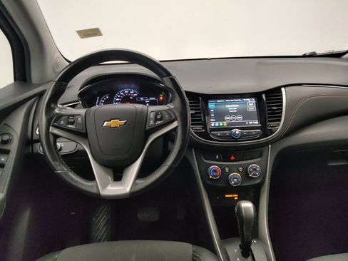 Used 2019 Chevrolet Trax LT w/ LT Convenience Package AWD/4WD image 22