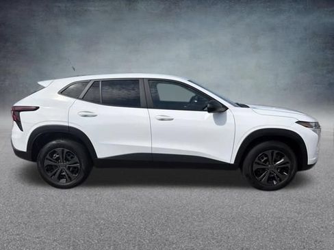 Used 2024 Chevrolet Trax LS FWD image 5