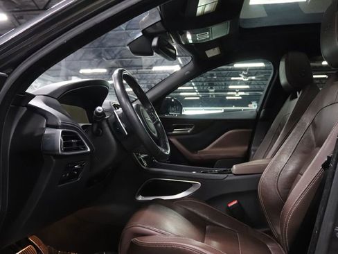 Used 2017 Jaguar F-PACE S image 11