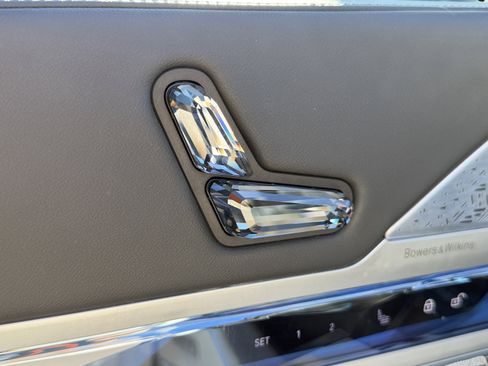 Used 2023 BMW 740i image 97