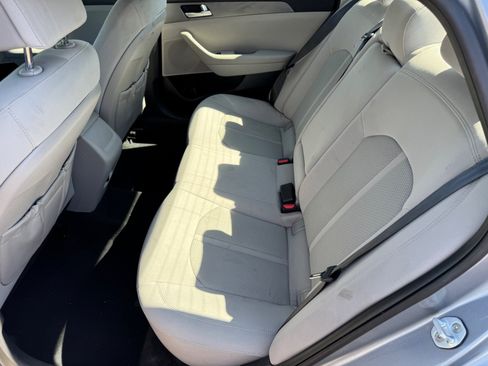 Used 2016 Hyundai Sonata SE FWD image 11
