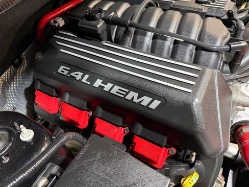 Used 2014 Jeep Grand Cherokee SRT8 w/ Luxury Group II AWD/4WD image 91