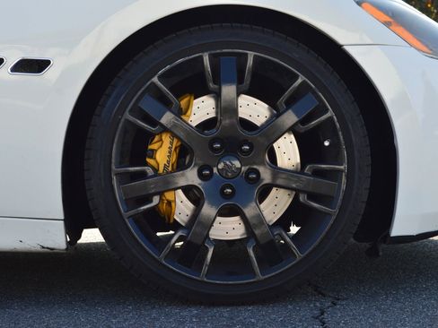 Used 2011 Maserati GranTurismo S image 33