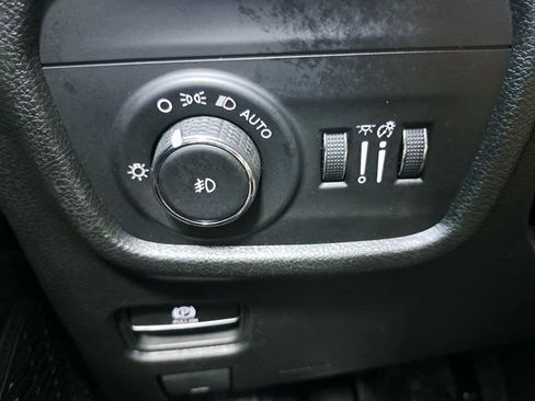 Used 2023 Jeep Grand Cherokee L Limited w/ Black Appearance Package RWD image 21