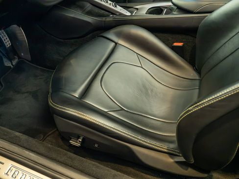 Certified 2020 Ferrari Portofino RWD image 12