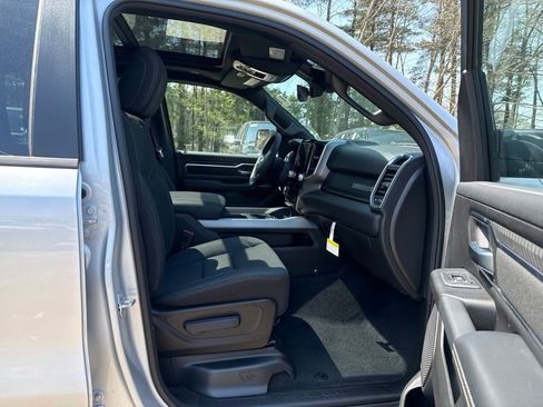 New 2026 RAM 1500 4x4 Crew Cab image 29