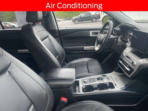Used 2022 Ford Explorer XLT w/ Equipment Group 202A AWD/4WD image 10