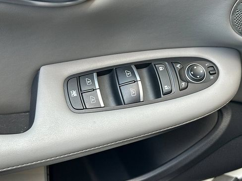 Used 2023 INFINITI QX50 Luxe FWD image 12