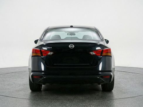 Used 2025 Nissan Altima 2.5 SV FWD image 7