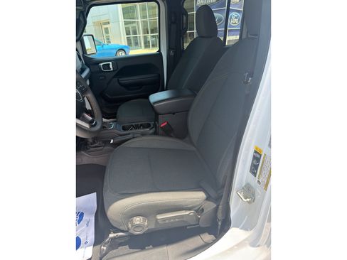 Used 2024 Jeep Wrangler Unlimited Sport AWD/4WD image 11