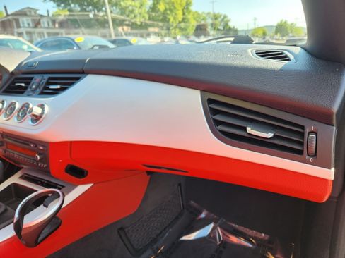 Used 2009 BMW Z4 sDrive30i RWD image 14