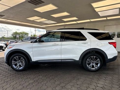 Used 2023 Ford Explorer XLT w/ Equipment Group 202A AWD/4WD image 2