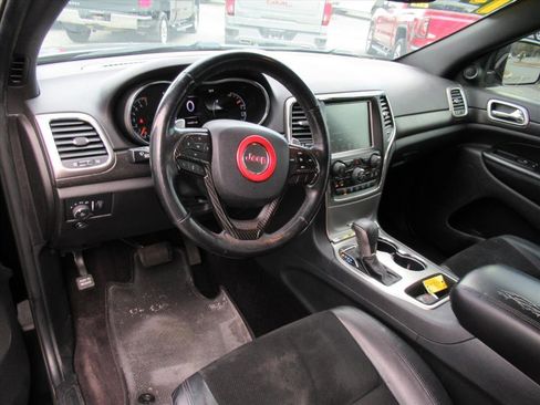 Used 2017 Jeep Grand Cherokee Altitude image 13
