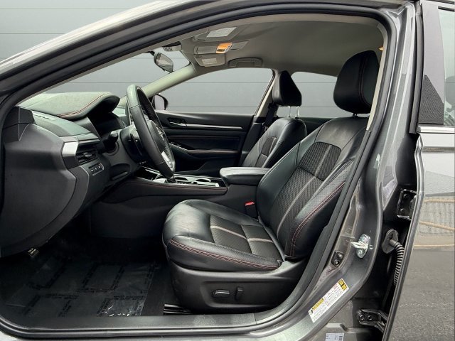 Used 2023 Nissan Altima 2.5 SR FWD image 9