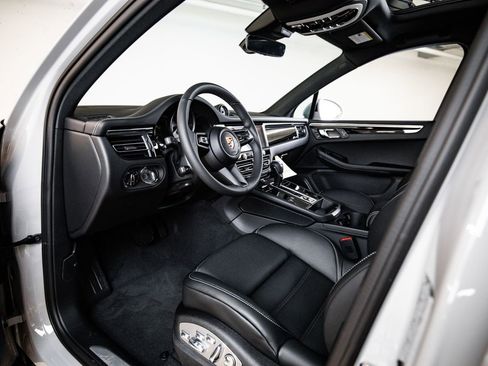 New 2026 Porsche Macan S AWD/4WD image 4
