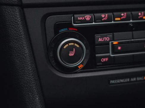 Used 2012 Volkswagen Golf 4-Door image 56