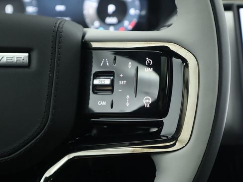 New 2026 Land Rover Range Rover Velar Dynamic SE image 12