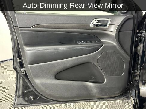 Used 2018 Jeep Grand Cherokee Altitude RWD image 28