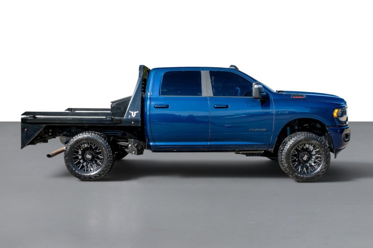 Used 2024 RAM 2500 Big Horn w/ Night Edition AWD/4WD image 6