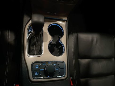 Used 2017 Jeep Grand Cherokee Limited image 20