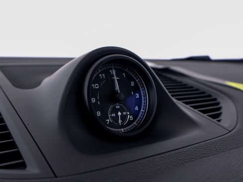 New 2026 Porsche Macan image 16