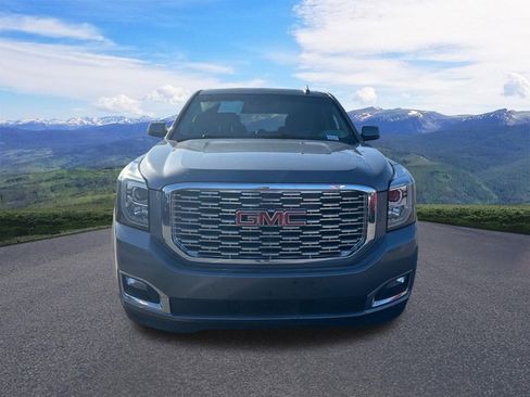 Used 2020 GMC Yukon Denali w/ Denali Premium Package image 8