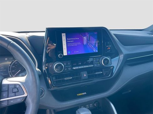 Used 2023 Toyota Highlander L image 14