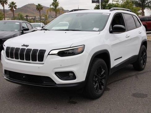 New 2023 Jeep Cherokee Altitude Lux image 8